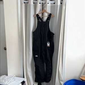 NWT New North Face Freedom snow bibs xxl short black